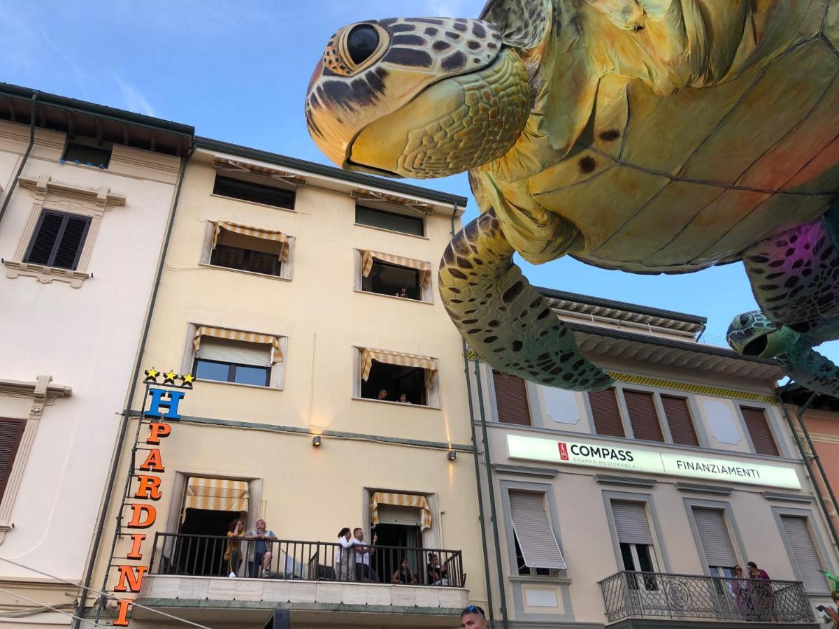 Hotel Pardini ヴィアレッジョ エクステリア 写真