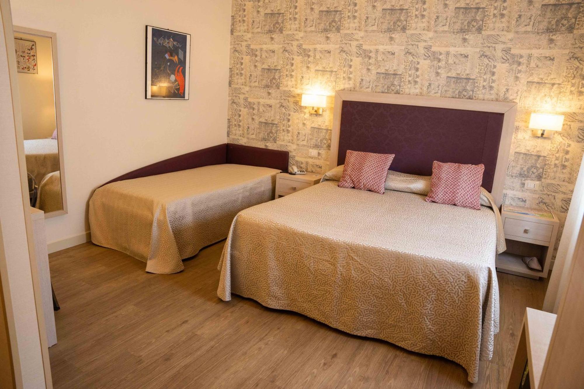 Hotel Pardini ヴィアレッジョ エクステリア 写真