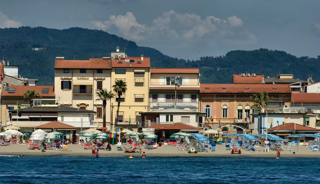 Hotel Pardini ヴィアレッジョ エクステリア 写真