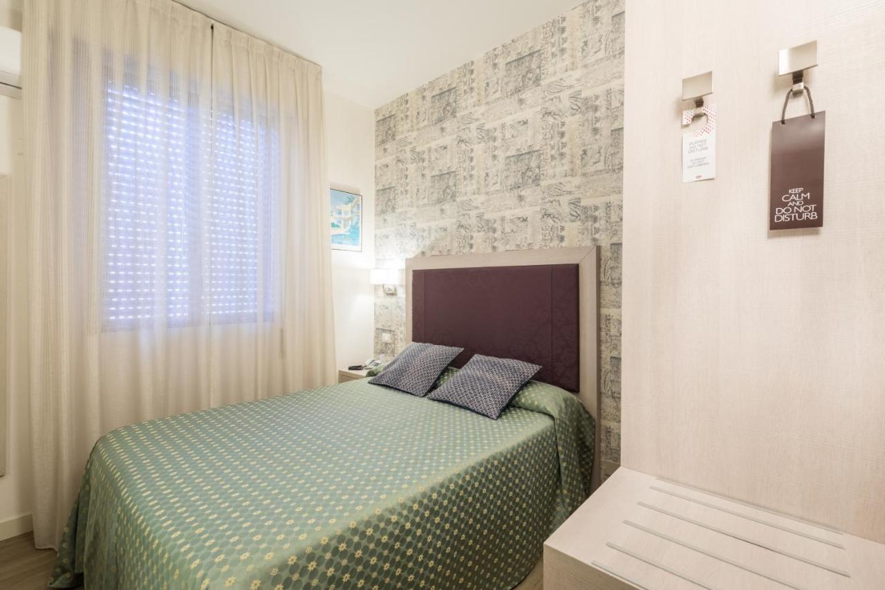 Hotel Pardini ヴィアレッジョ エクステリア 写真